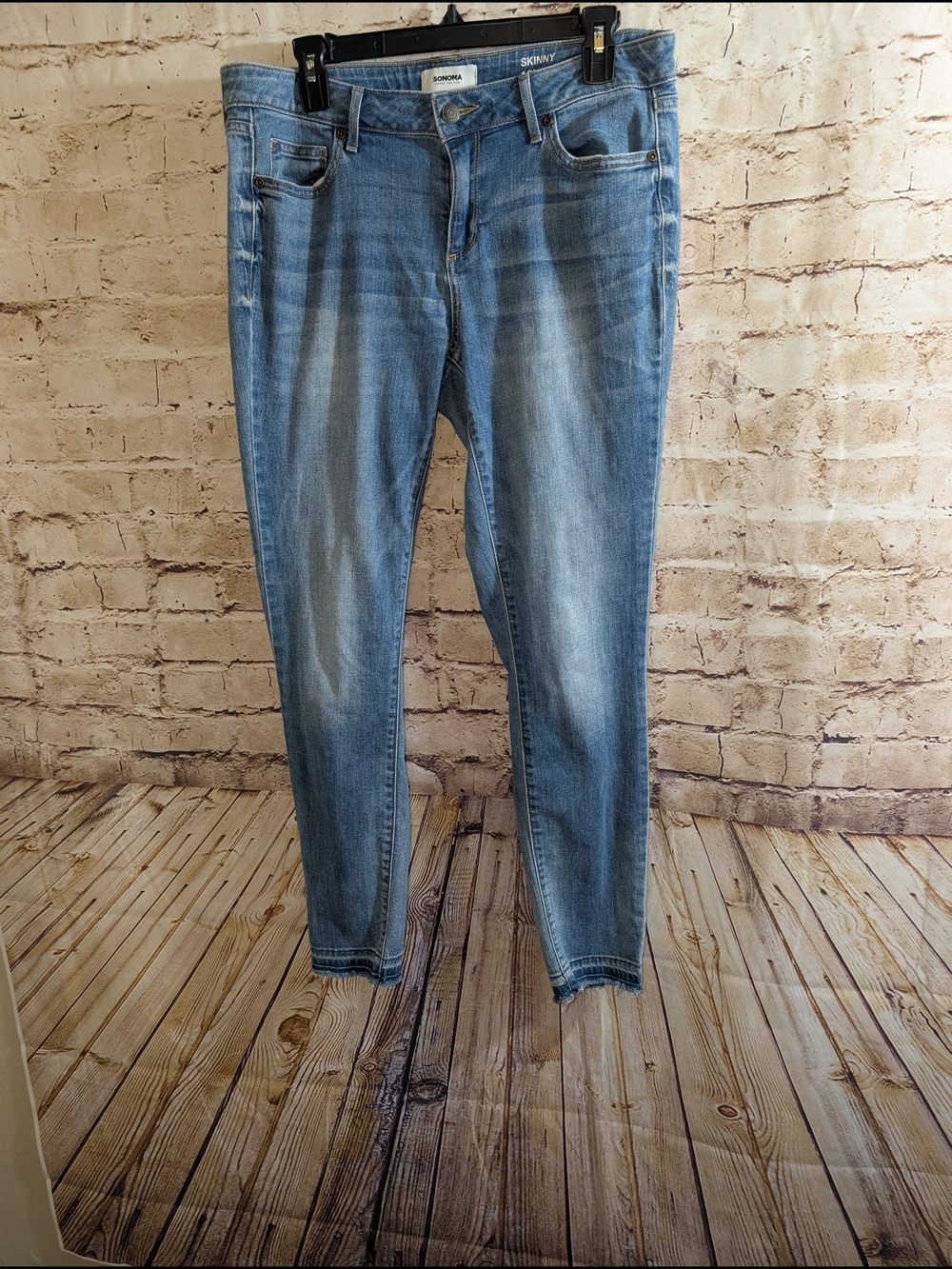 ~Sonoma Jeans Skinny 12L Frayed Style Ankles